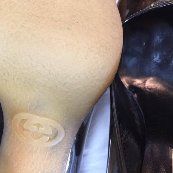 GUCCI PATENT LEATHER BLACK PUMPS WITH BEIGE RUBBER HEELS MADE IN ITALY SIZE 35-5 - Picture 10 of 10